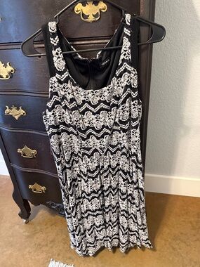 torrid Black & White Lace-Print Midi Dress